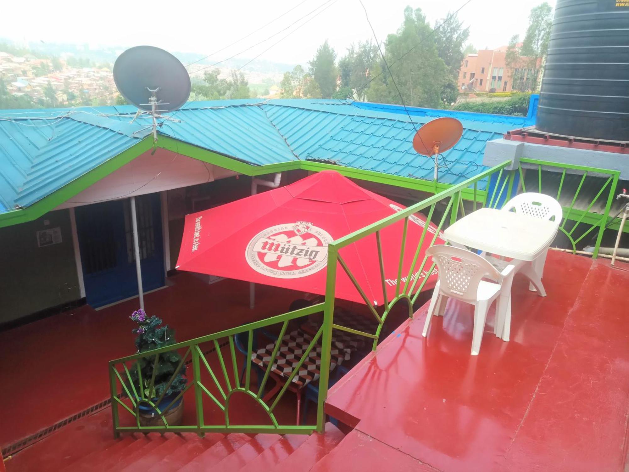Colours Club And Spa Kigali Exterior photo