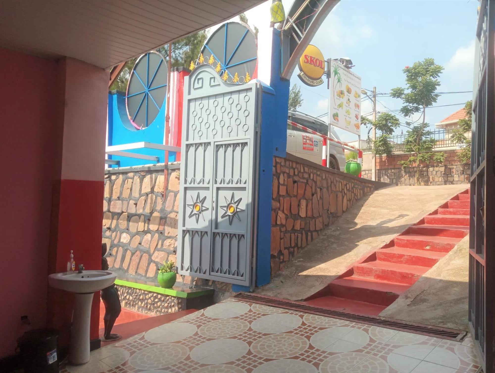 Colours Club And Spa Kigali Exterior photo