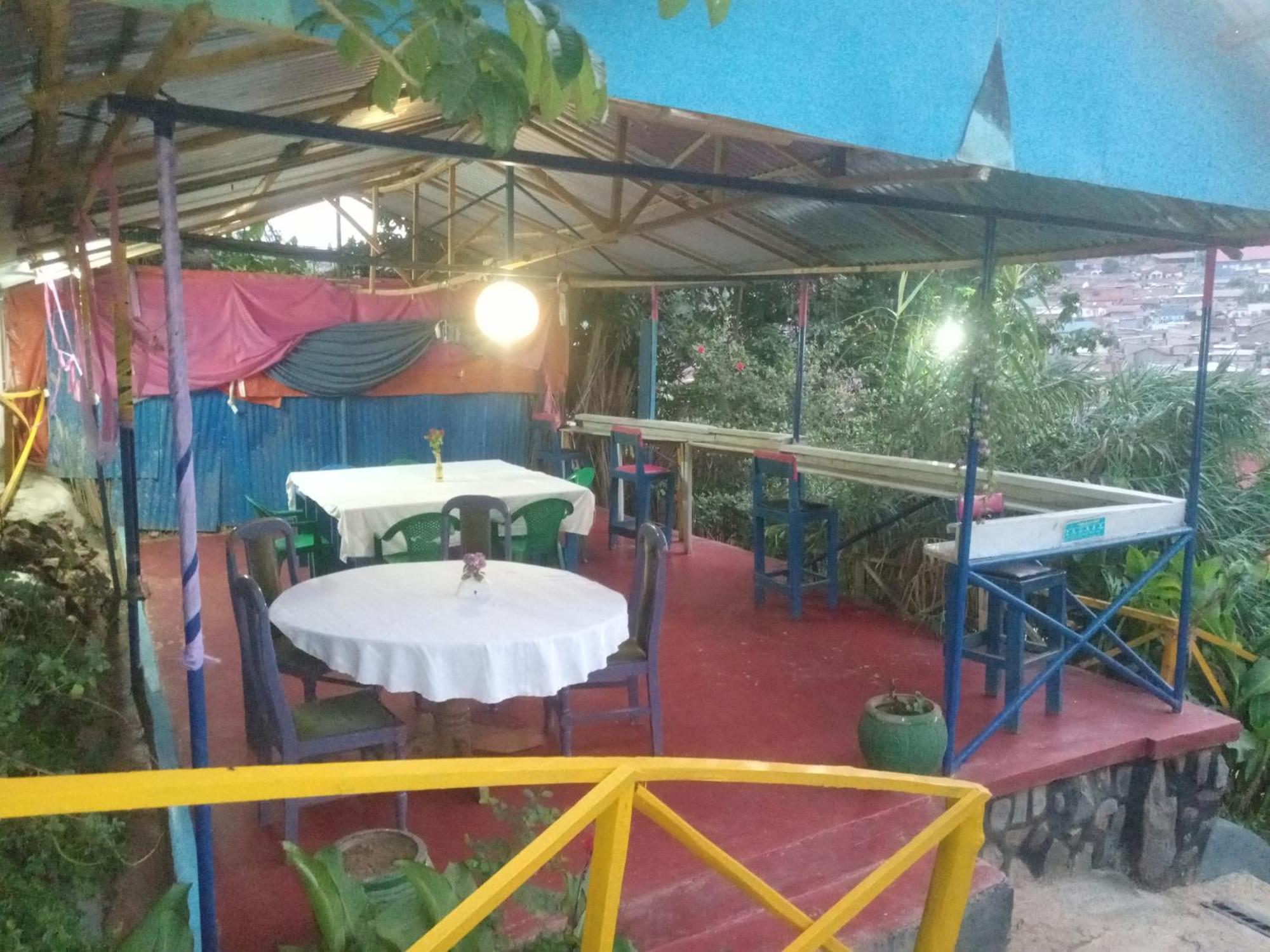 Colours Club And Spa Kigali Exterior photo